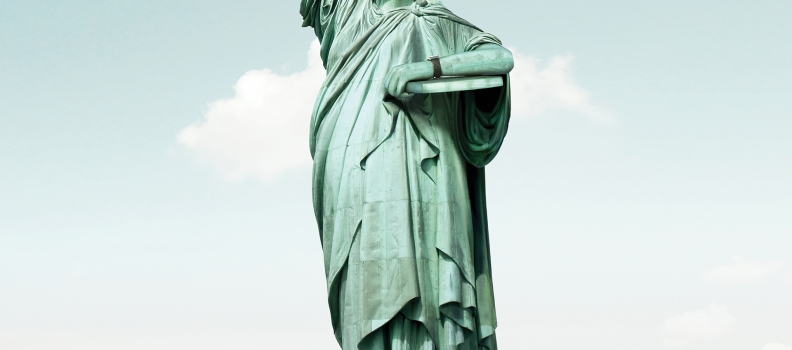 020-Emirates_Statue 02
